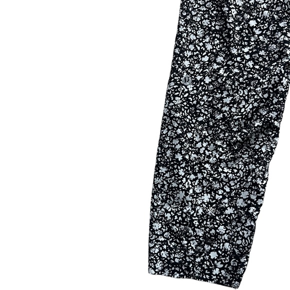 Lululemon Fast and Free High-Rise Tight in Venture Floral Alpine Size 20 - Picture 9 of 12